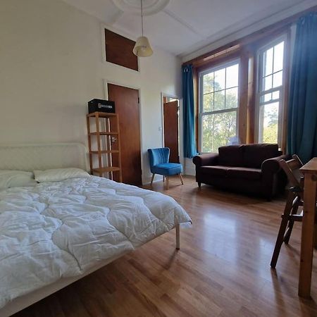 Bright Well Located Studio Flat لندن المظهر الخارجي الصورة