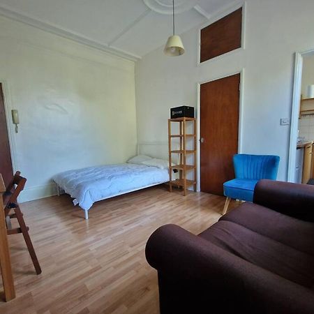 Bright Well Located Studio Flat لندن المظهر الخارجي الصورة