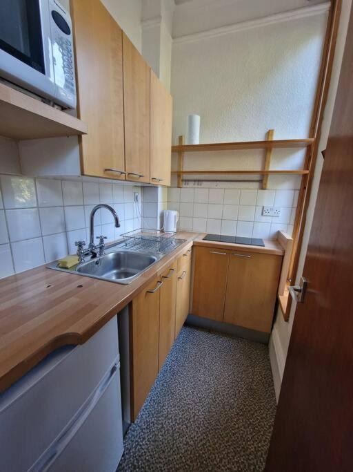 Bright Well Located Studio Flat لندن المظهر الخارجي الصورة